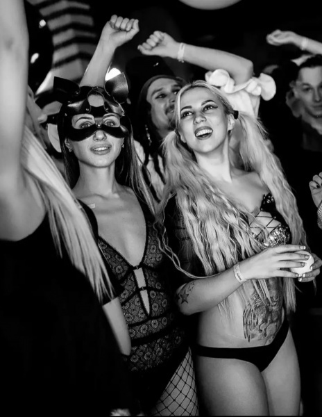 Los angeles swinger party compilations